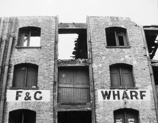 F&C Wharf London 1981   Photography 30,5 x 24 cm